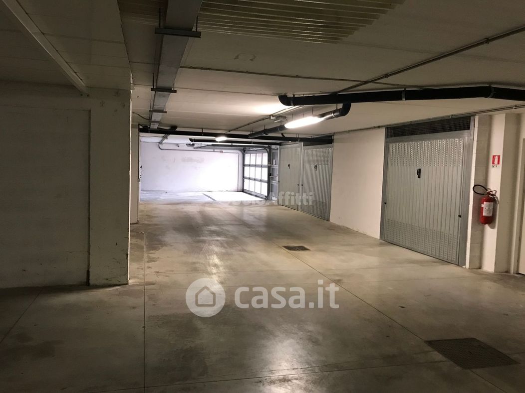Garage/Posto auto in Affitto in Via Felice Orsini a Forlì