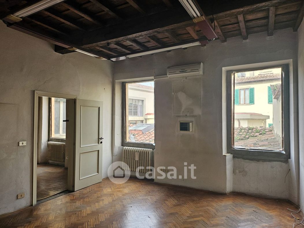 Appartamento in Vendita in Piazza dei Giudici a Firenze