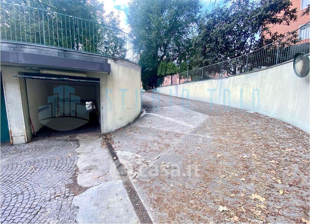 Garage/Posto auto in Vendita in Via Mecenate 25 a Milano