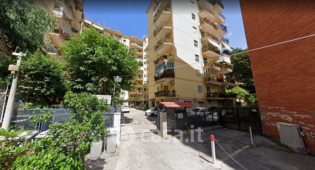 Appartamento in Vendita in Via Simone Martini 30 a Napoli