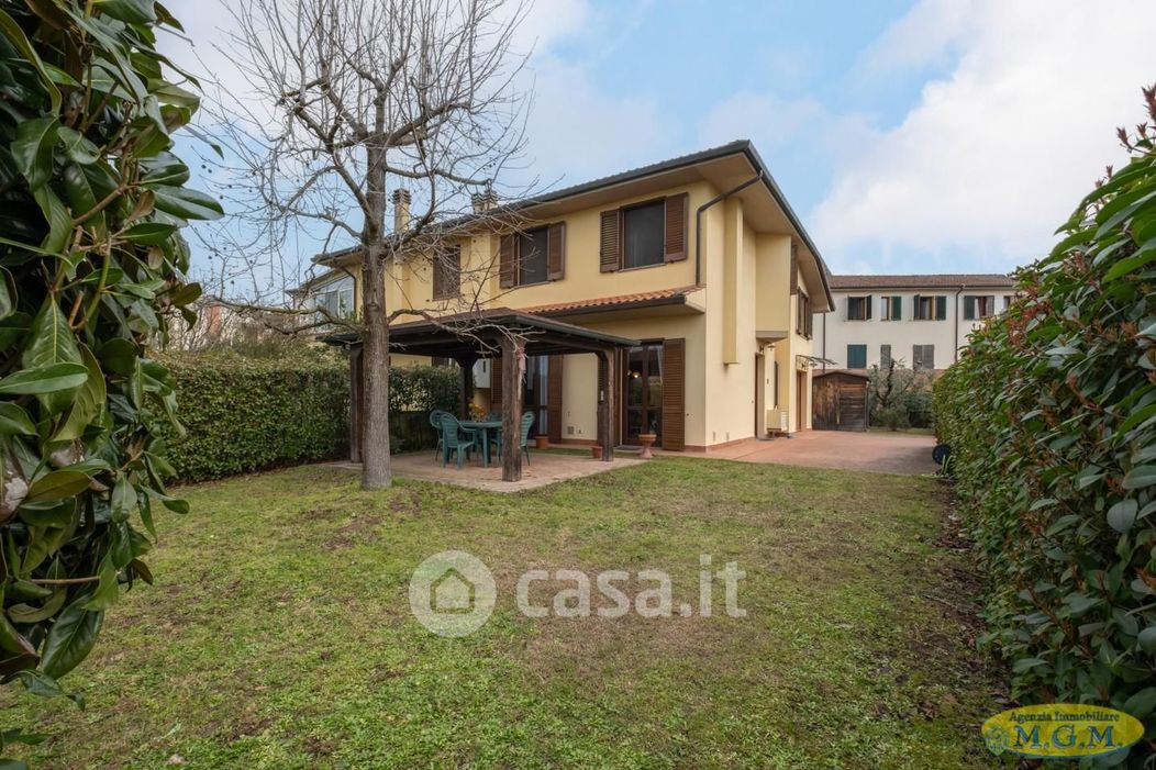 Villa in Vendita in Via delle Case Bianche 56012 a Calcinaia