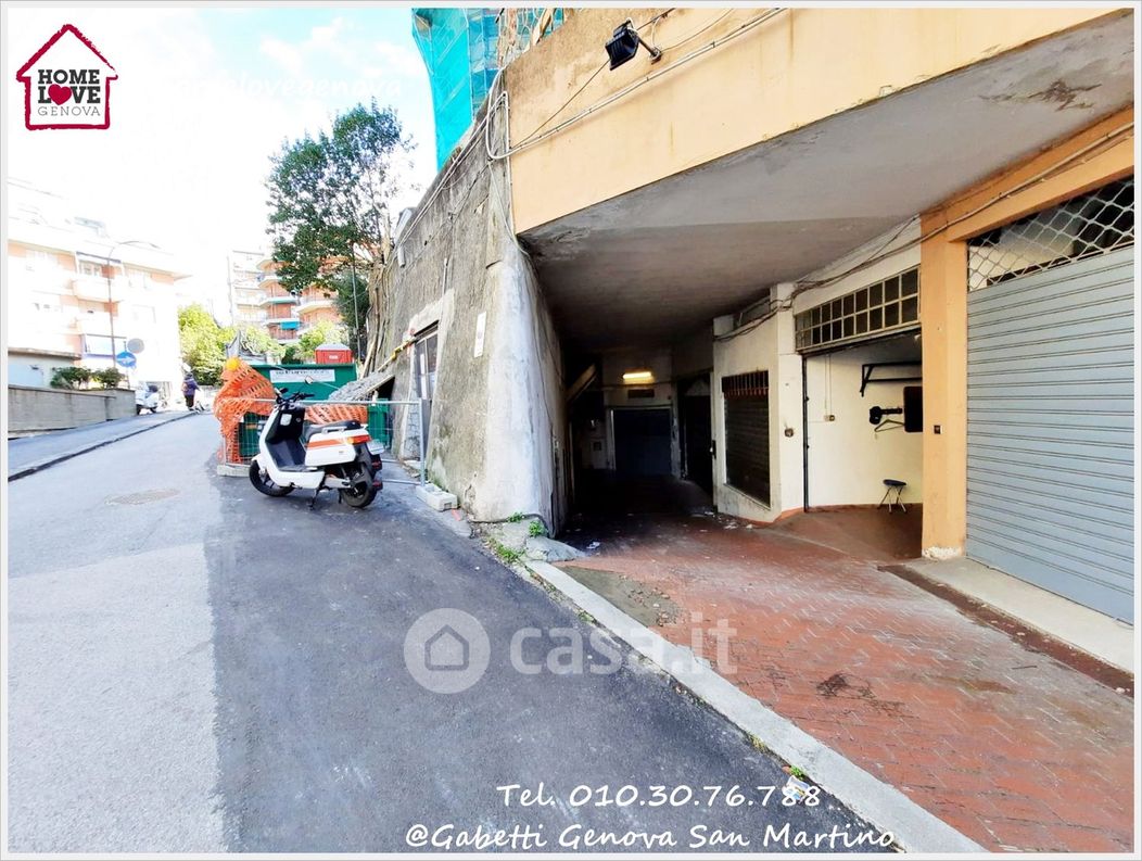 Garage/Posto auto in Vendita in Via Silvio Lagustena a Genova