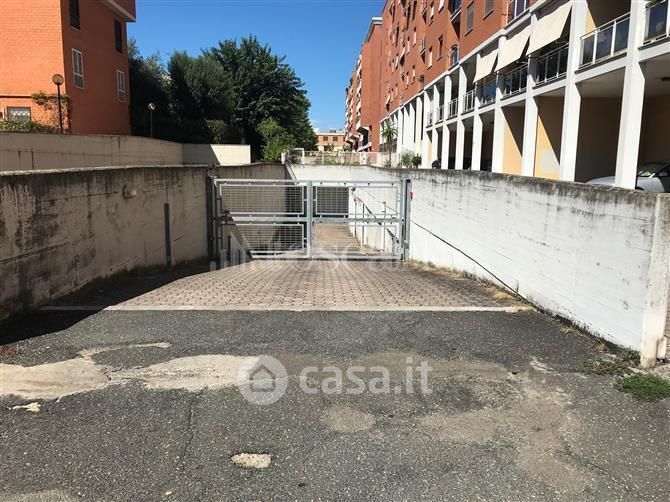 Garage/Posto auto in Affitto in Via Conti di Rieti a Roma