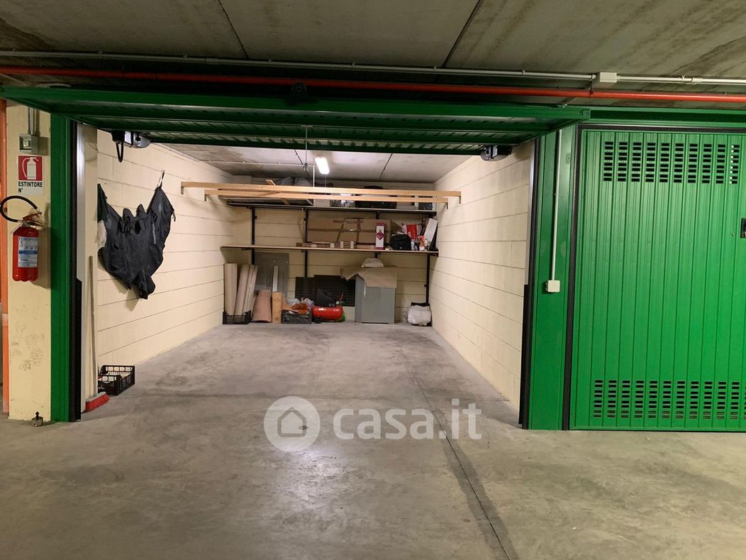Garage/Posto auto in Vendita in Via Angelo di Pietro a Roma