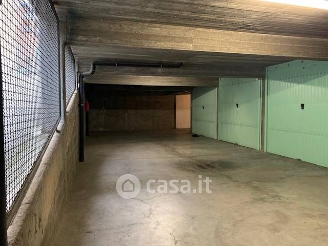 Garage/Posto auto in Affitto in Via Vittorio Asinari di Bernezzo 76 /A a Torino