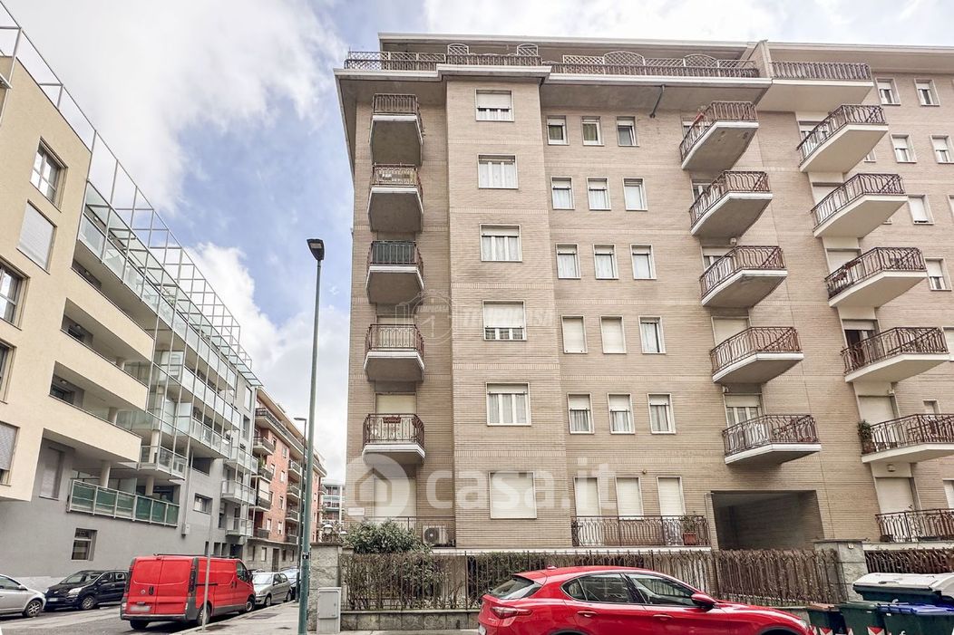 Appartamento in Vendita in Via Lagnasco 13 a Torino