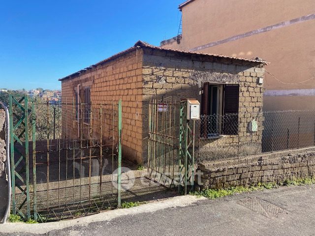 Casa indipendente in Vendita in Via Grugliasco a Roma