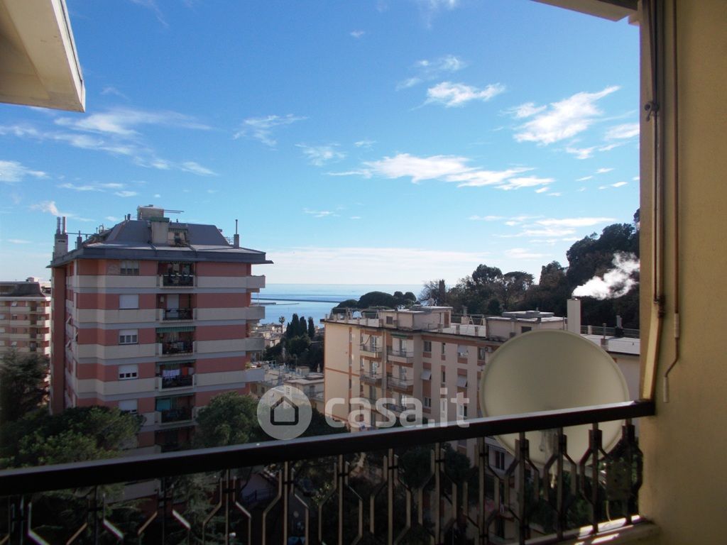 Appartamento in Vendita in Piazzale dei Glicini a Genova