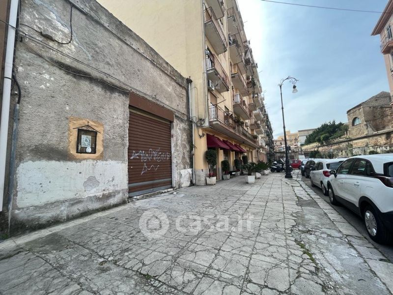 Negozio/Locale commerciale in Vendita in Via Gaetano Filangeri a Palermo