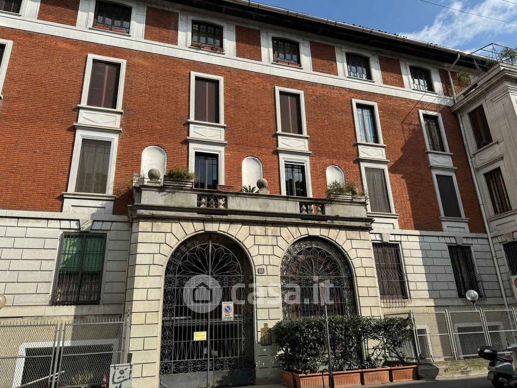 Appartamento in Vendita in Via Amatore Sciesa 21 a Milano
