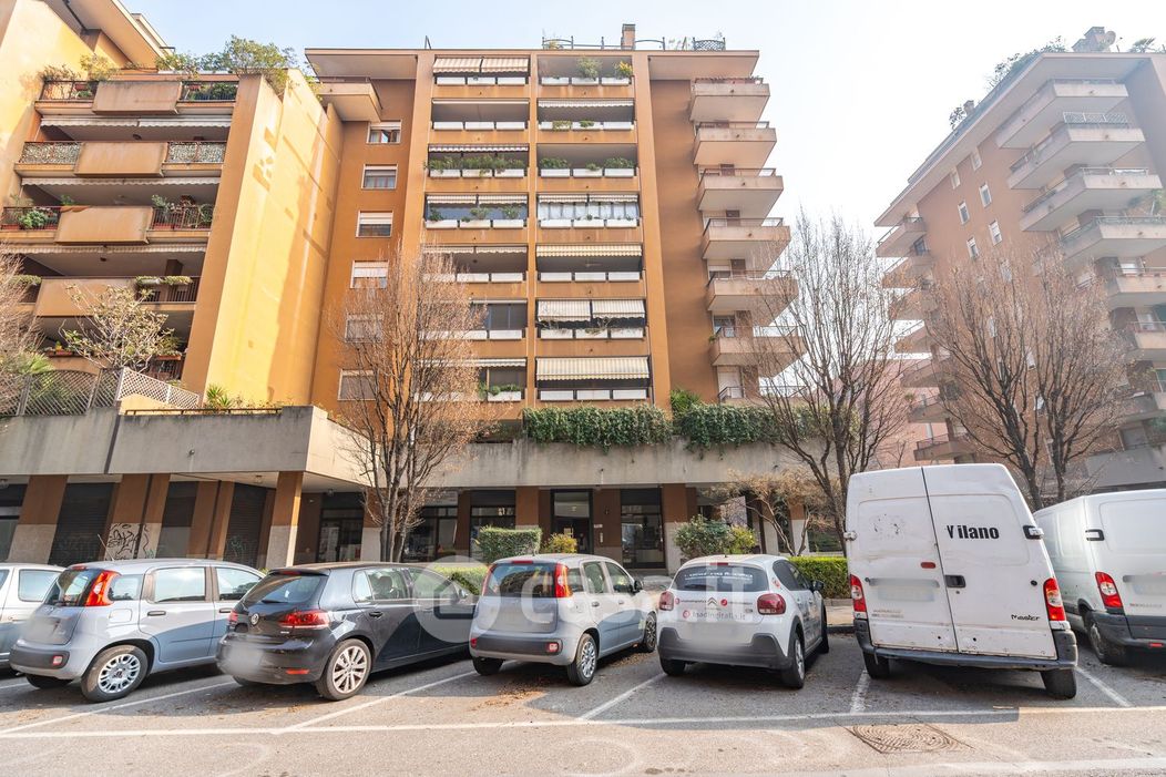Appartamento in Vendita in Via Ugo la Malfa 8 a Milano