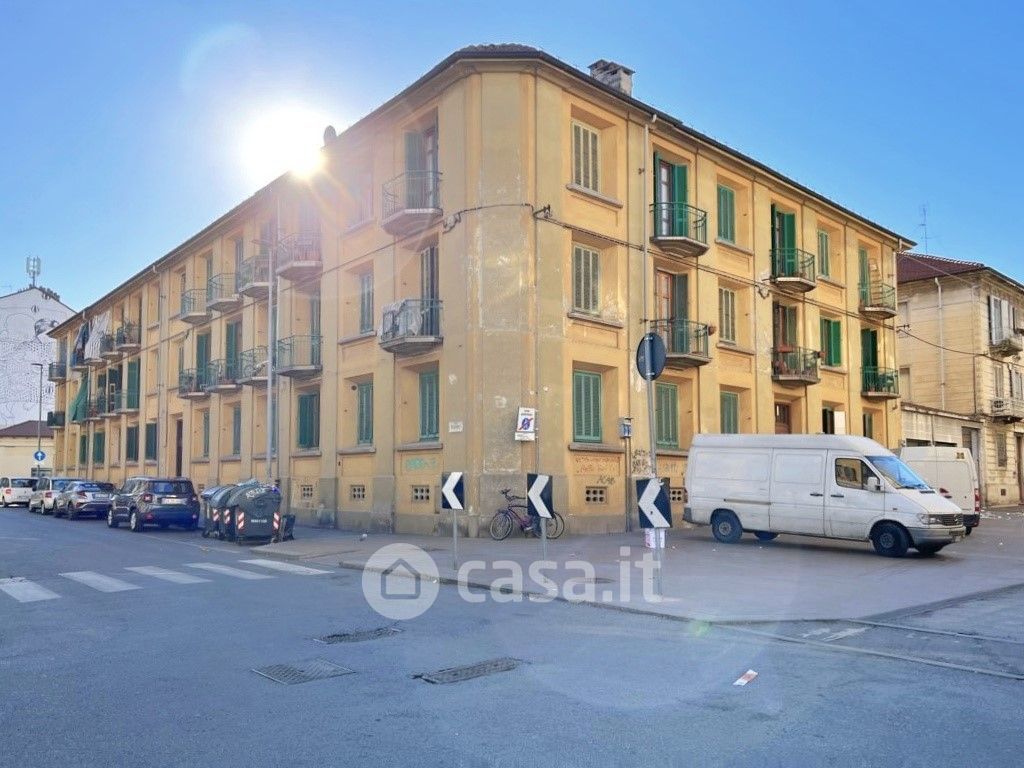Appartamento in Vendita in Via Crescentino 1 a Torino