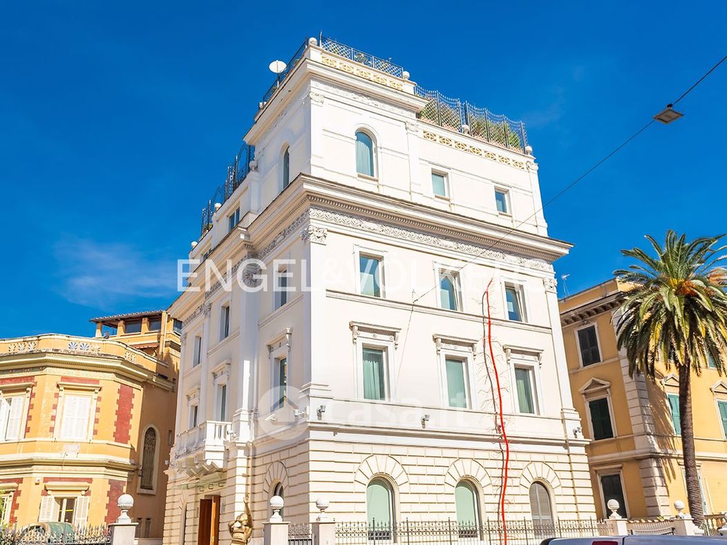 Palazzo in Vendita in Via Giovanni Battista Morgagni a Roma