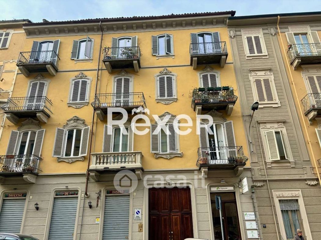 Appartamento in Vendita in Via Castelnuovo 4 a Torino