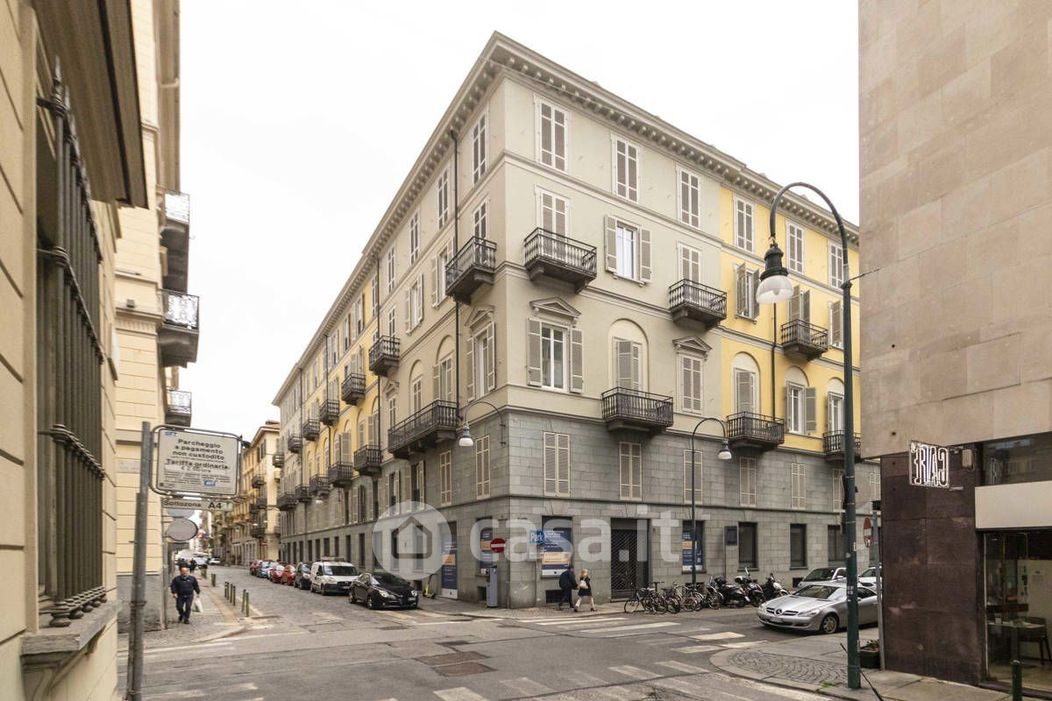 Appartamento in Vendita in Via Vittorio Alfieri 22 a Torino