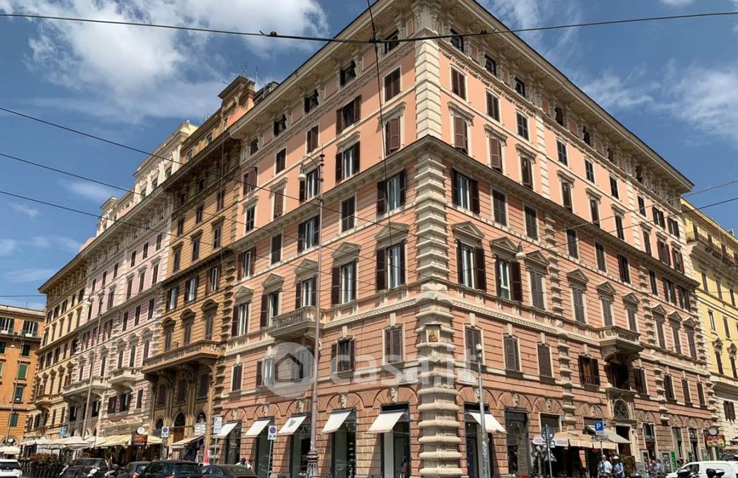 Appartamento in Vendita in Piazza del Risorgimento 20 a Roma