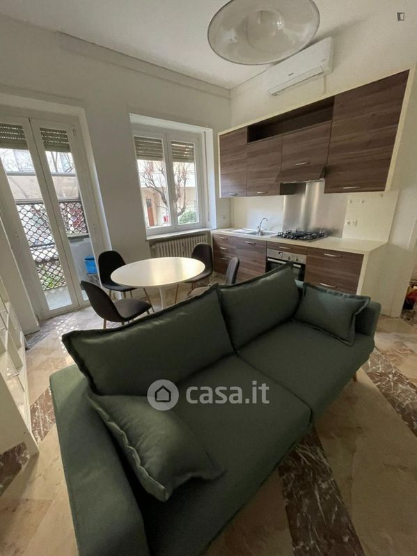 Appartamento in Affitto in Via Nino Oxilia a Milano