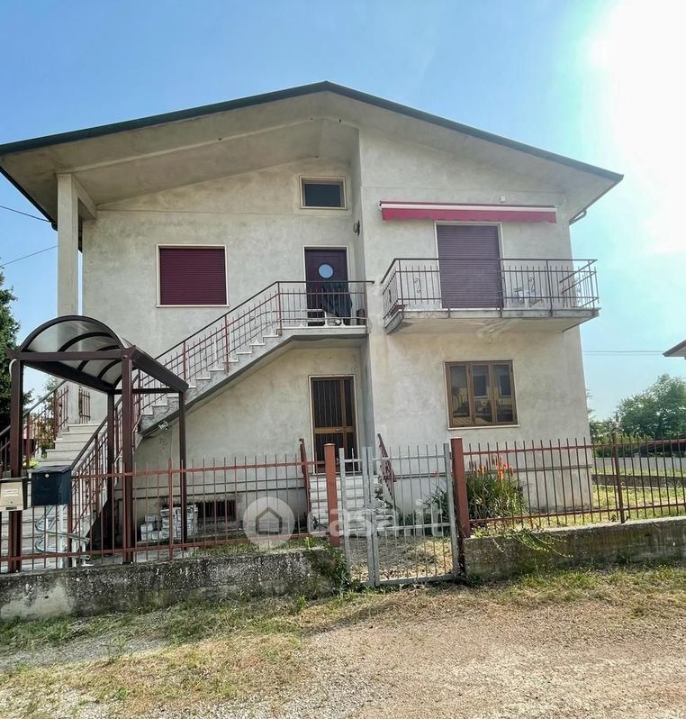 Casa Bi/Trifamiliare in Vendita in Borgo Trieste a Monteforte d'Alpone