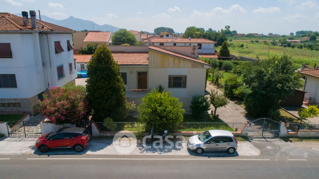Villa in Vendita in Via CALCESANA 184 a San Giuliano Terme