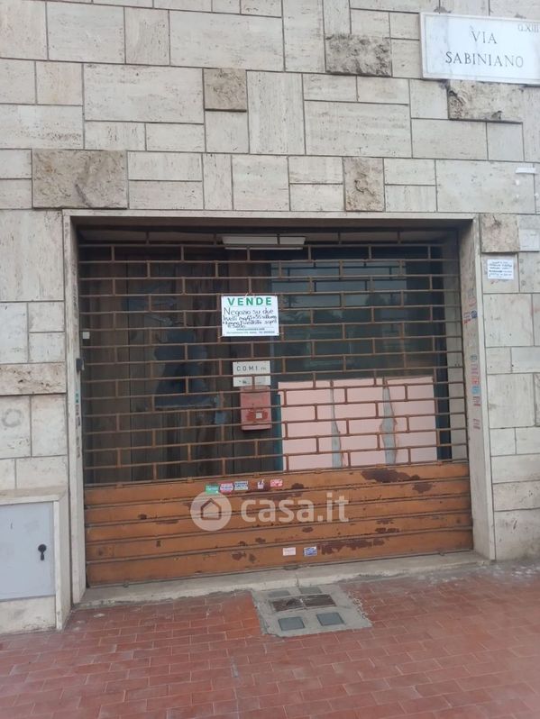 Negozio/Locale commerciale in Vendita in Via Sabiniano a Roma