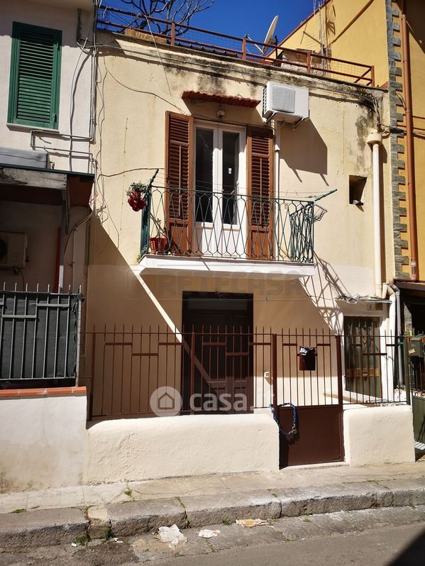 Appartamento in Vendita in Via Mercadante 4 a Palermo