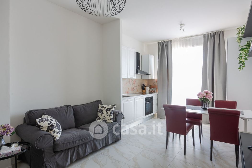 Appartamento in Vendita in Via Polesine 39 a Milano
