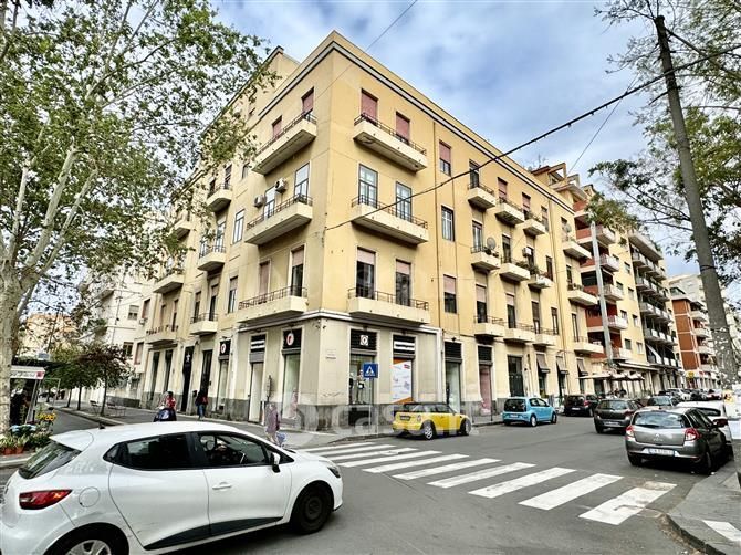 Appartamento in Vendita in Corso Italia a Catania