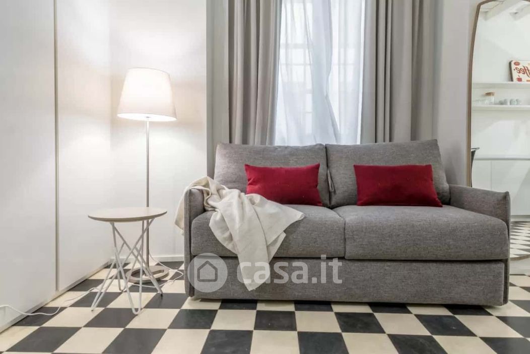 Appartamento in Affitto in Via Santa Maria Fulcorina 19 a Milano