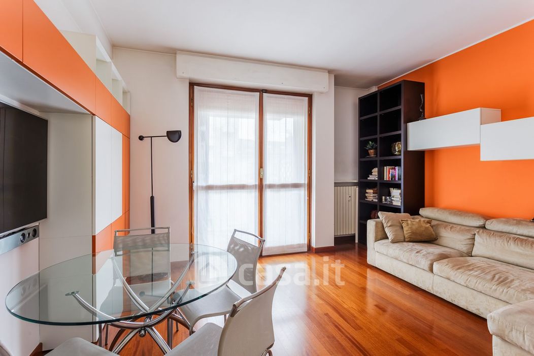 Appartamento in Affitto in Via Sardegna 28 a Milano