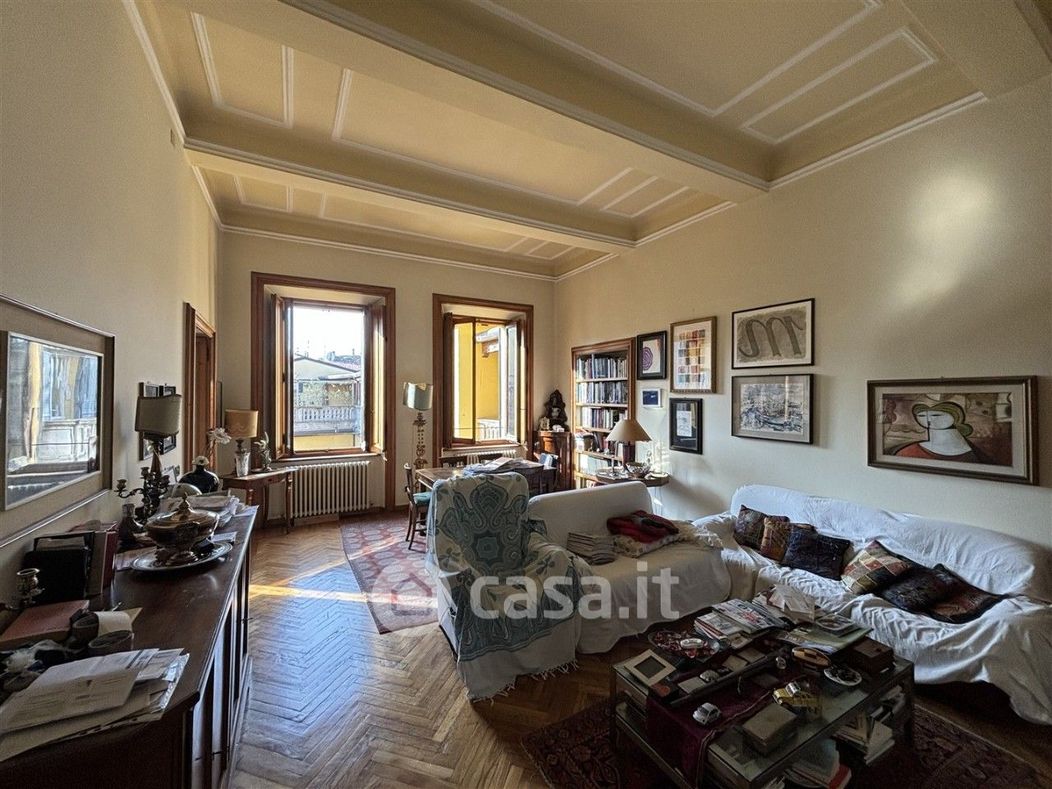 Appartamento in Vendita in Strada della Repubblica a Parma