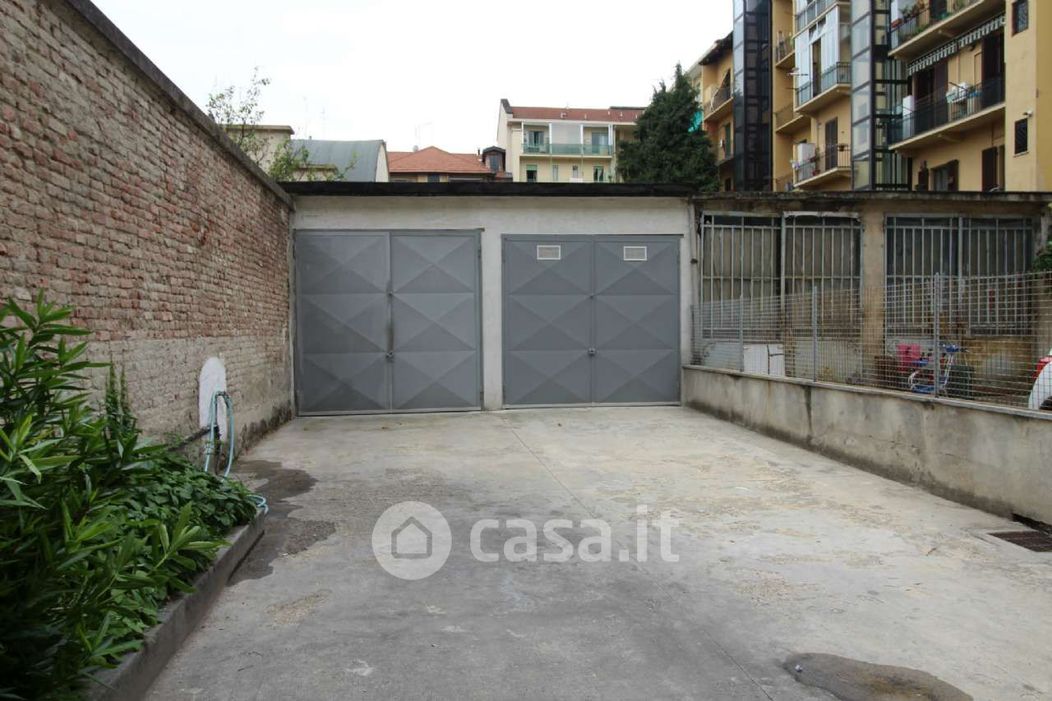 Garage/Posto auto in Affitto in Via Susa 27 a Torino