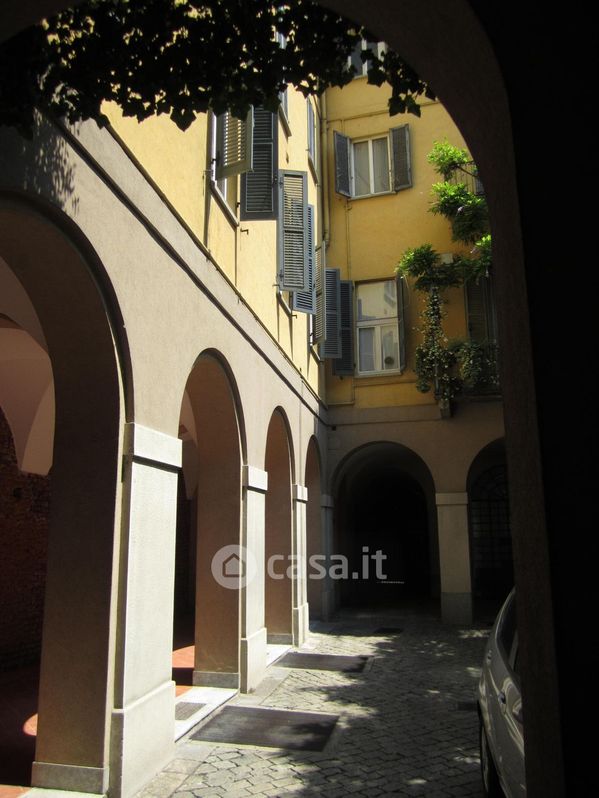 Appartamento in Affitto in Via Cappuccio a Milano