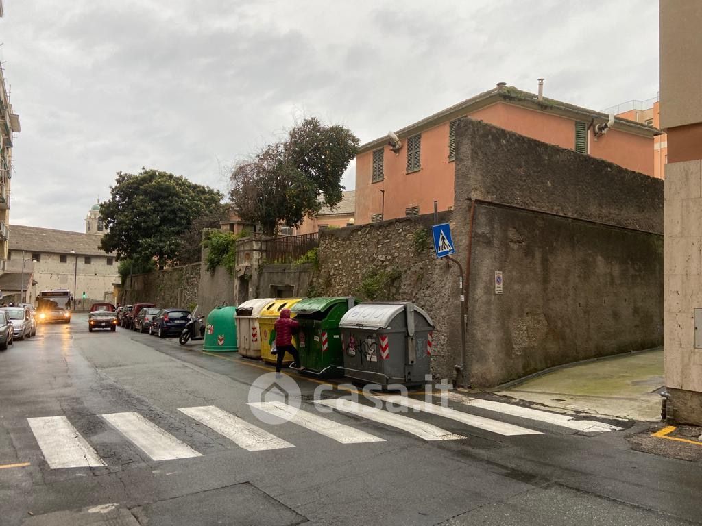 Garage/Posto auto in Vendita in Via oliva 16 rosso a Genova