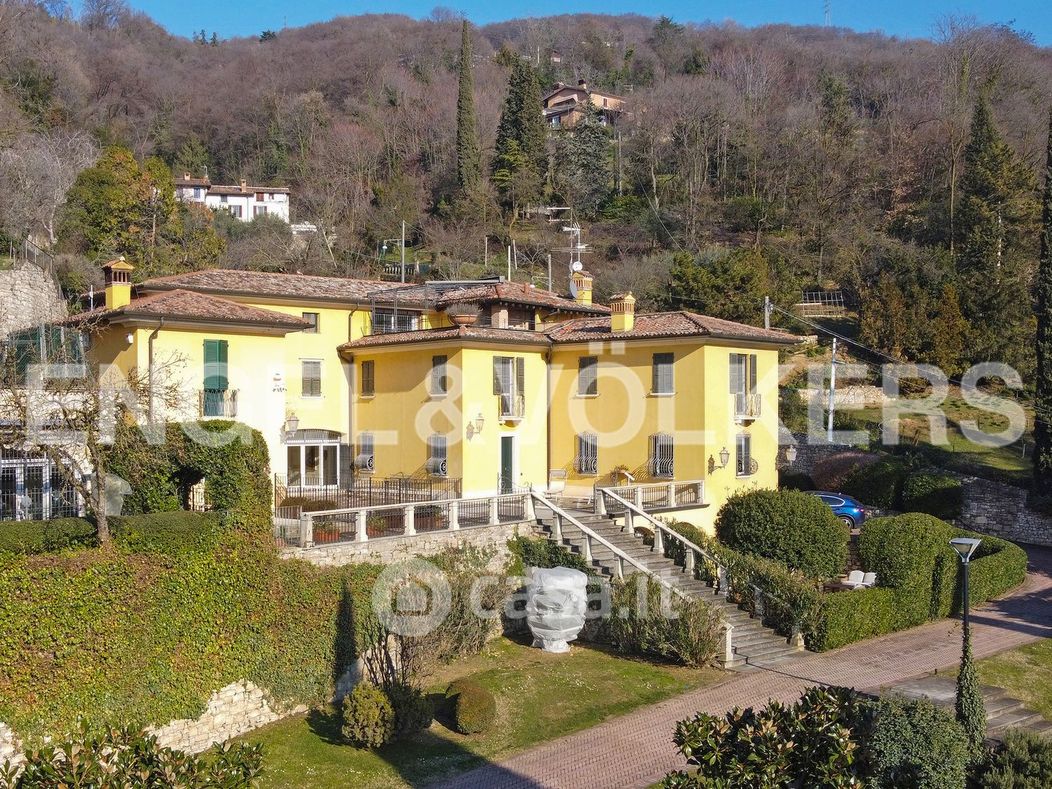 Villa in Vendita in Via Valsorda a Brescia
