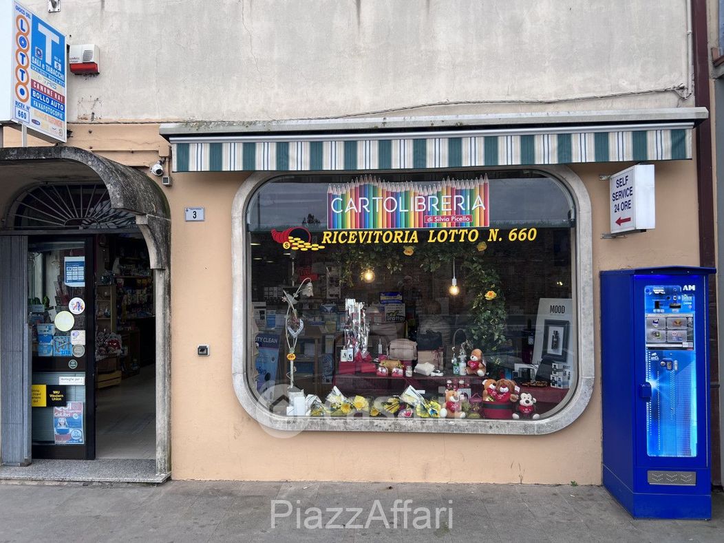 Negozio/Locale commerciale in Vendita in Via Roma a Pontelongo