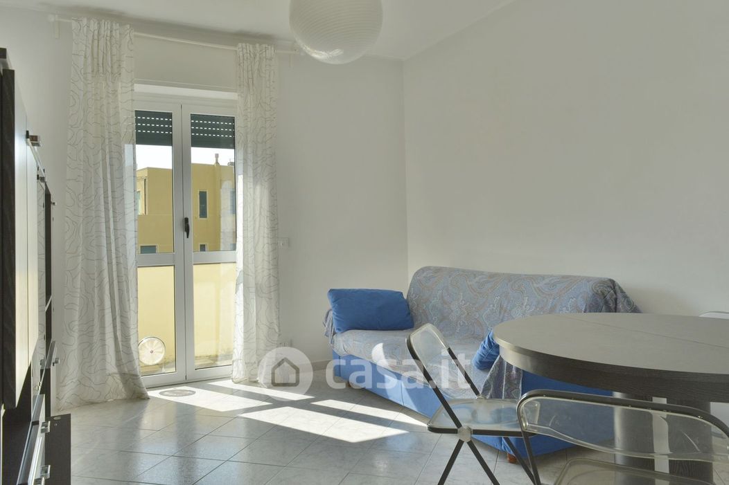 Appartamento in Affitto in Via Aurelia a Finale Ligure