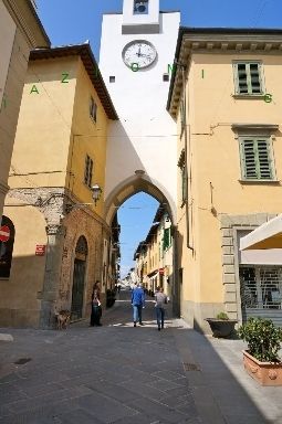 Negozio/Locale commerciale in Vendita in a Borgo San Lorenzo