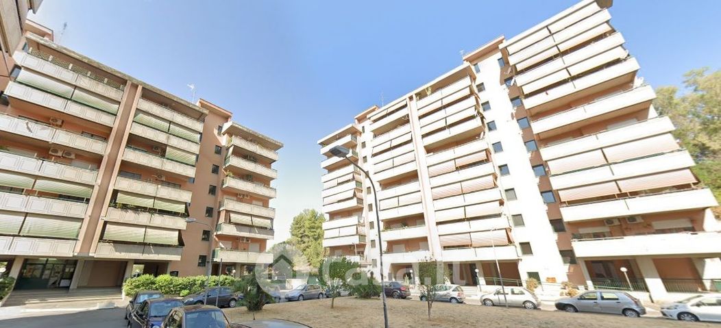 Appartamento in Vendita in Via Silvio Sbricoli a Roma