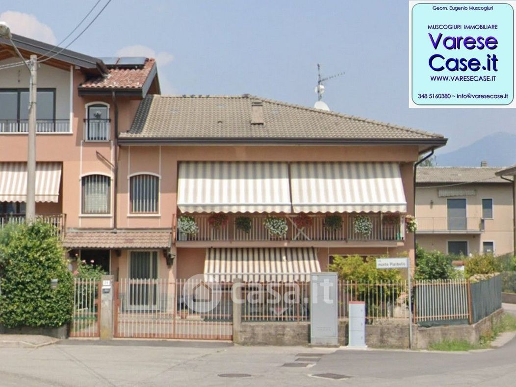 Casa Bi/Trifamiliare in Affitto in Via Monte Piambello 29 a Porto Ceresio