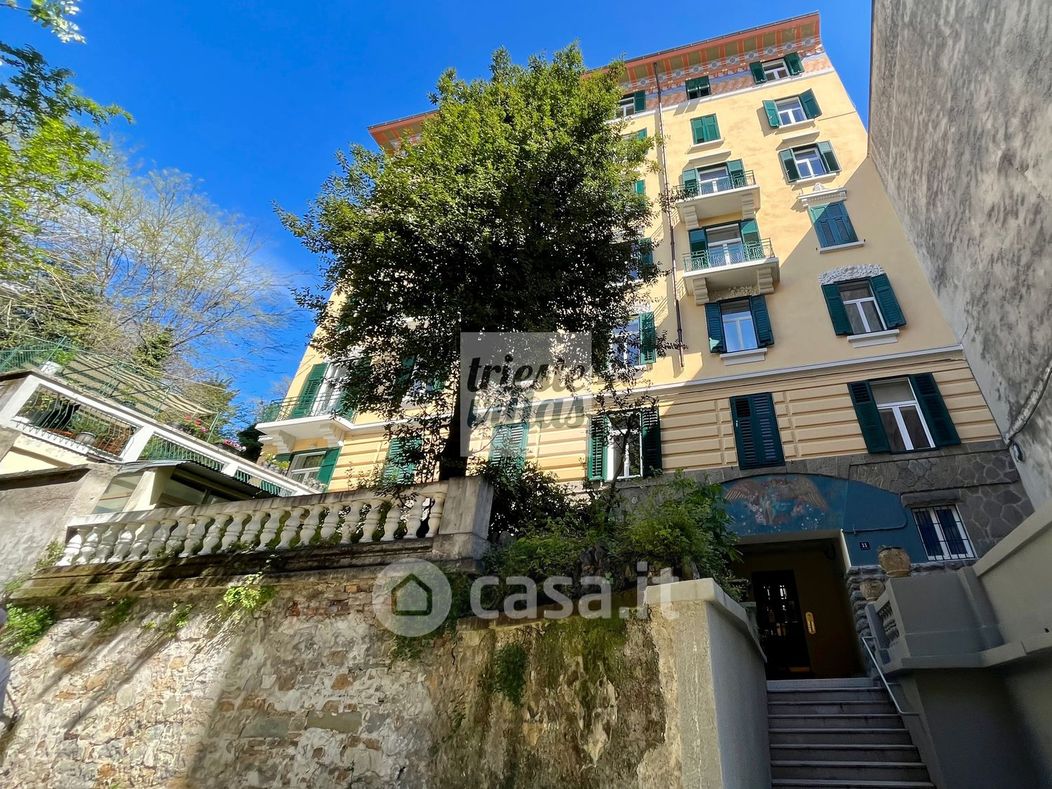 Appartamento in Vendita in Via Commerciale 27 a Trieste
