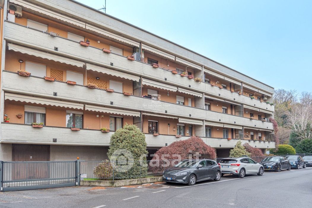 Appartamento in Vendita in Via Carlo Volpati 18 a Como