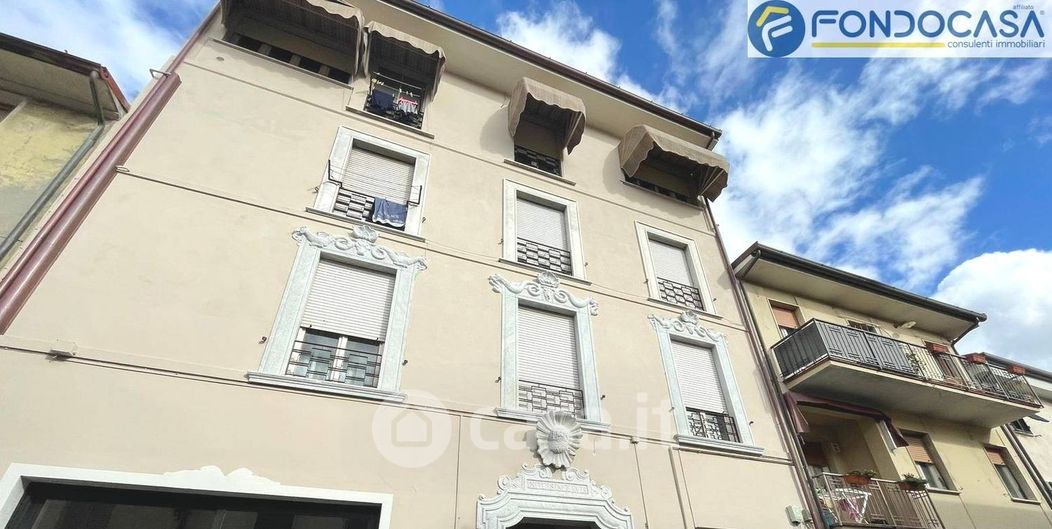 Appartamento in Vendita in Via Vittorio Emanuele a Camaiore