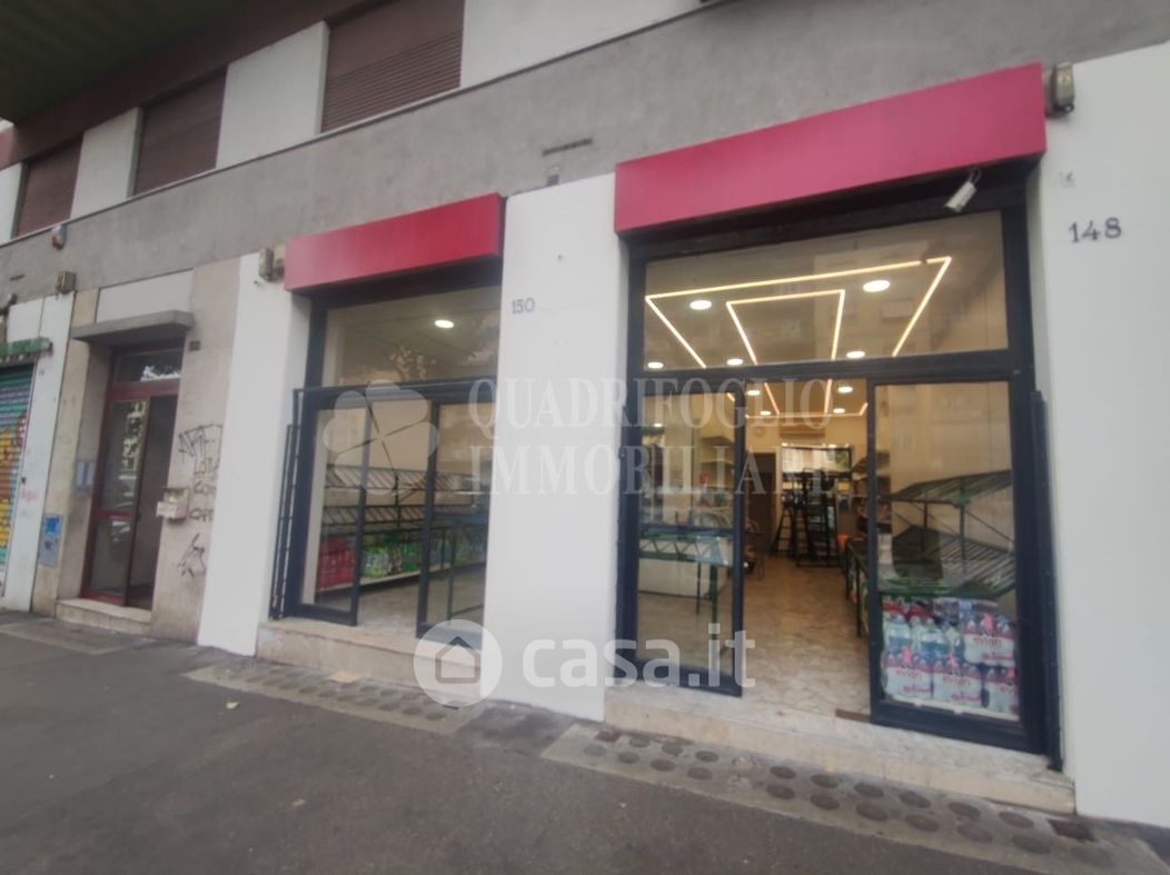 Negozio/Locale commerciale in Vendita in Via Roberto Malatesta 148 a Roma