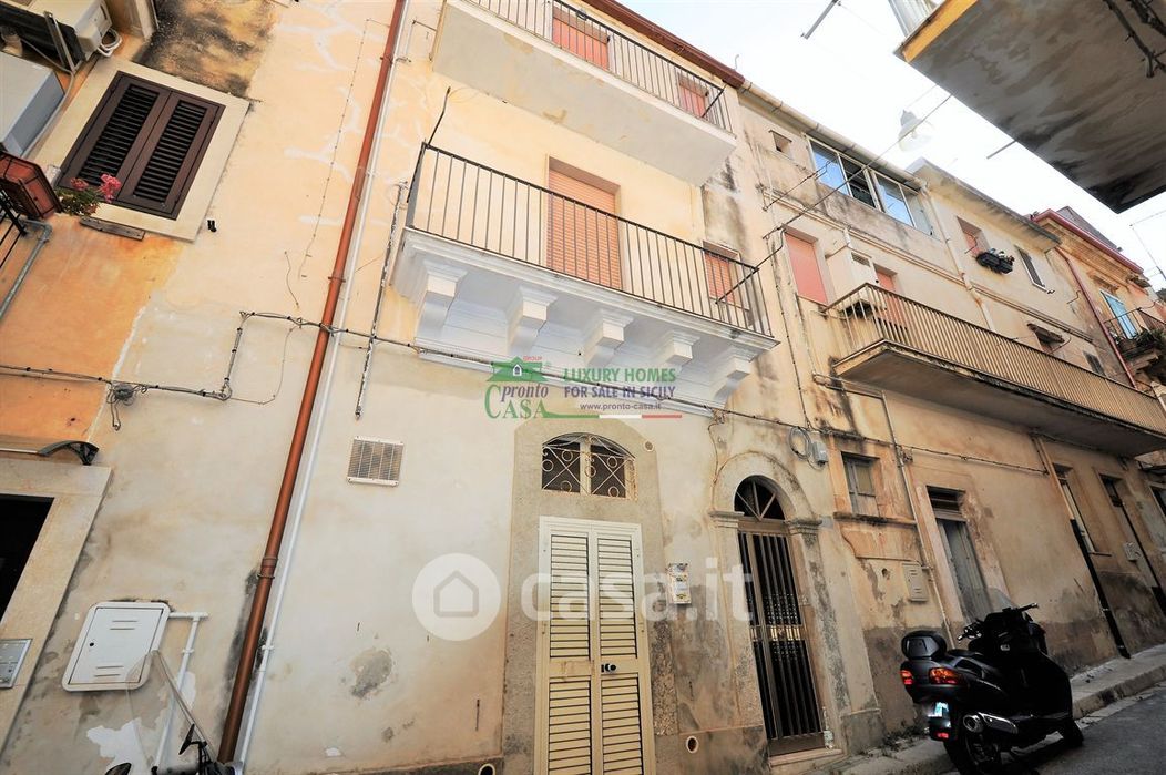 Casa indipendente in Vendita in Via San Francesco a Ragusa