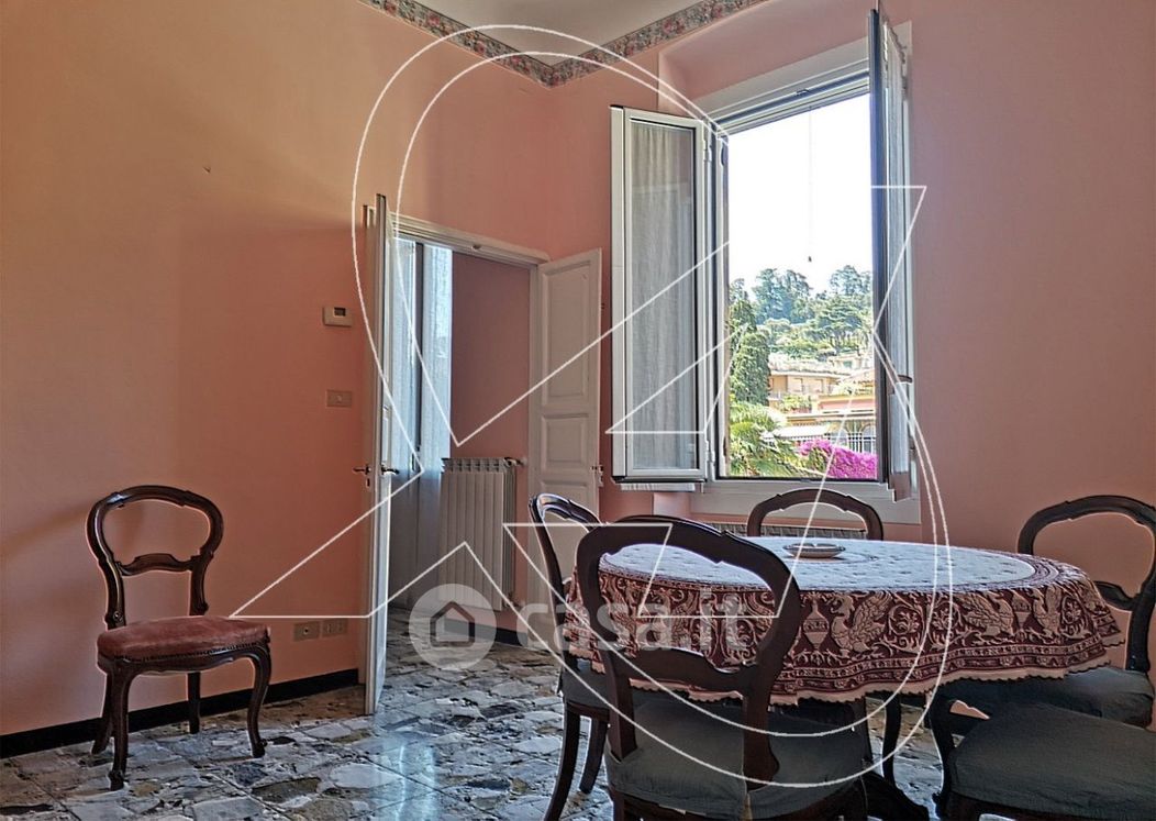 Appartamento in Affitto in a Rapallo