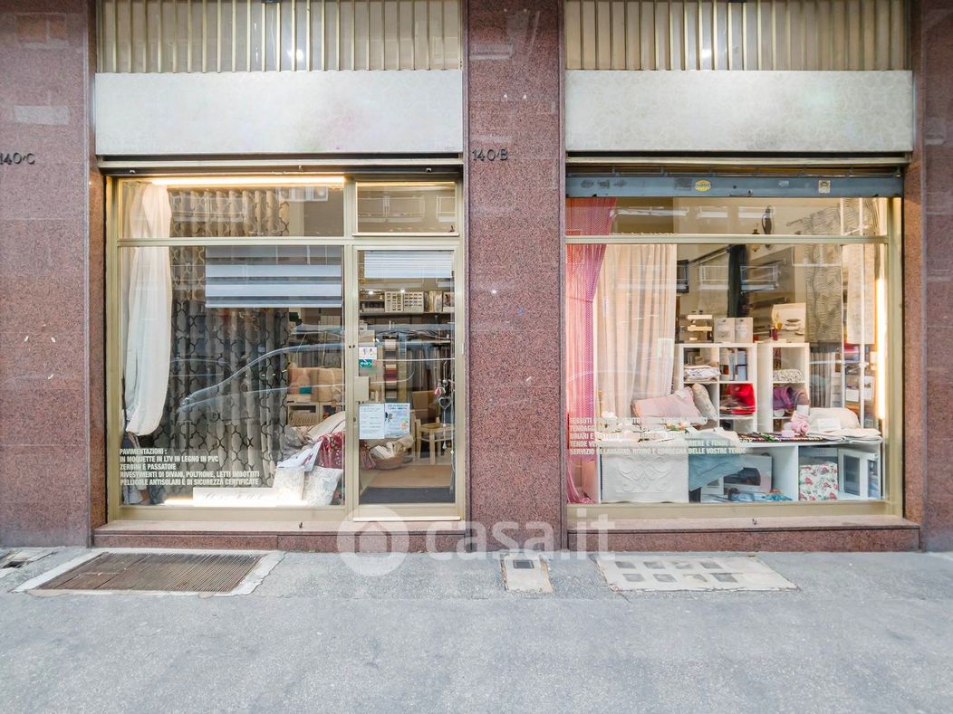 Negozio/Locale commerciale in Affitto in Via Barletta 140 a Torino