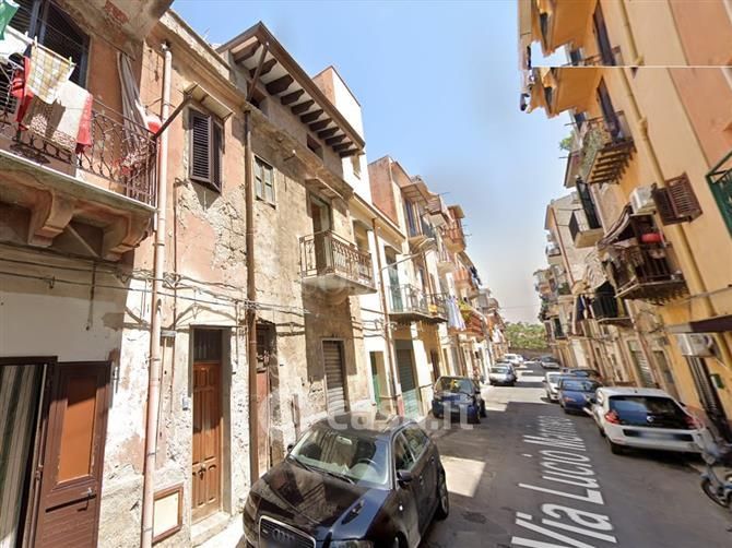 Appartamento in Vendita in Via Lucio Marineo a Palermo