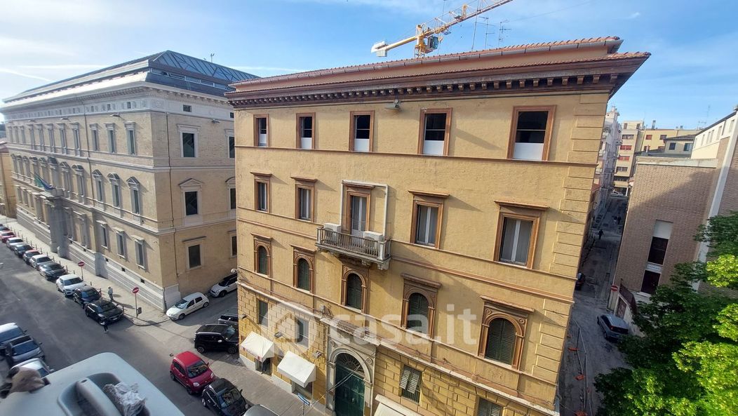 Appartamento in Vendita in Corso Giuseppe Mazzini a Ancona
