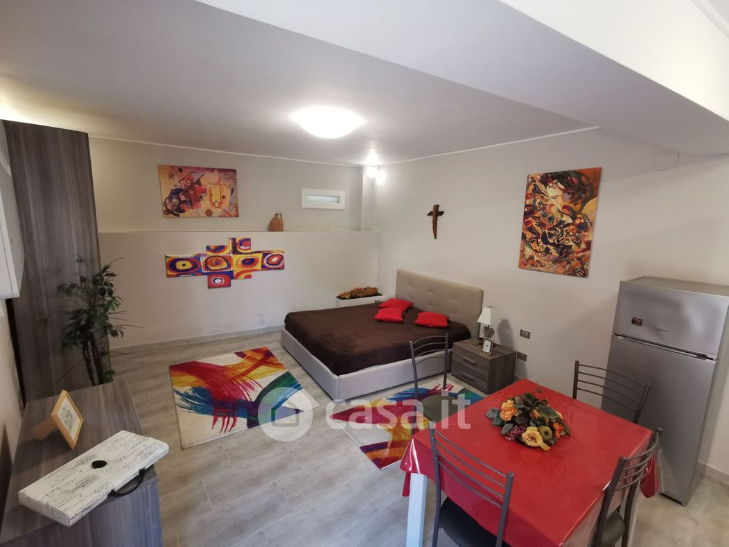 Appartamento in Vendita in Via Priaruggia 9 rosso a Genova