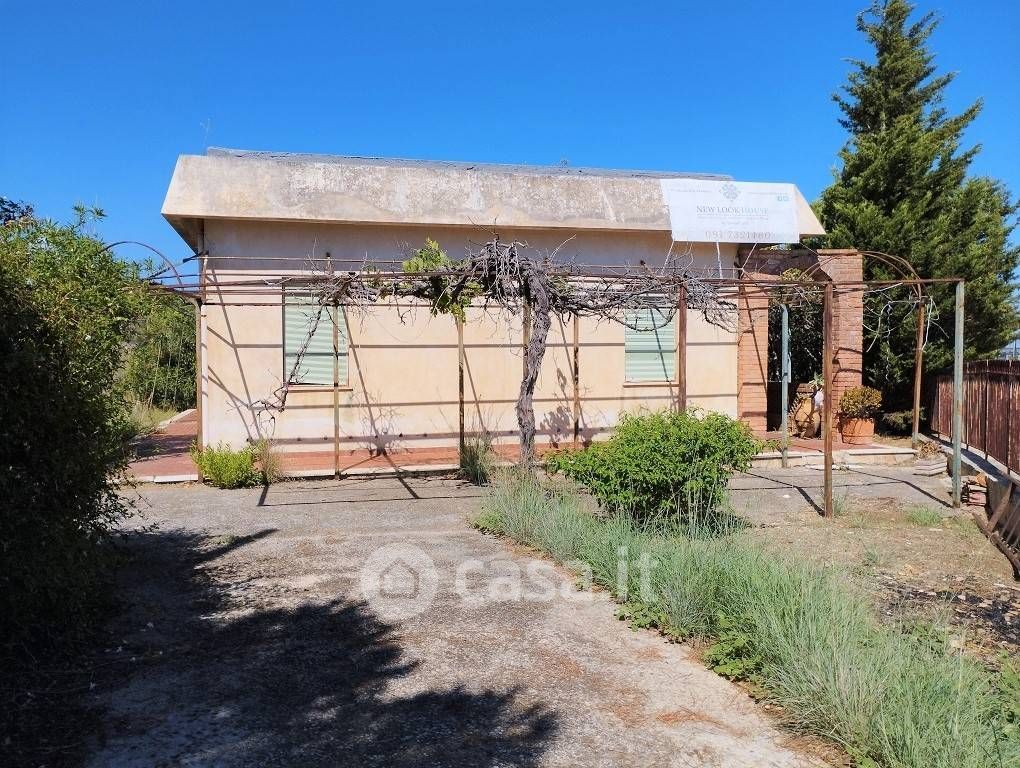 Casa indipendente in Vendita in Strada Statale 113 a Pollina